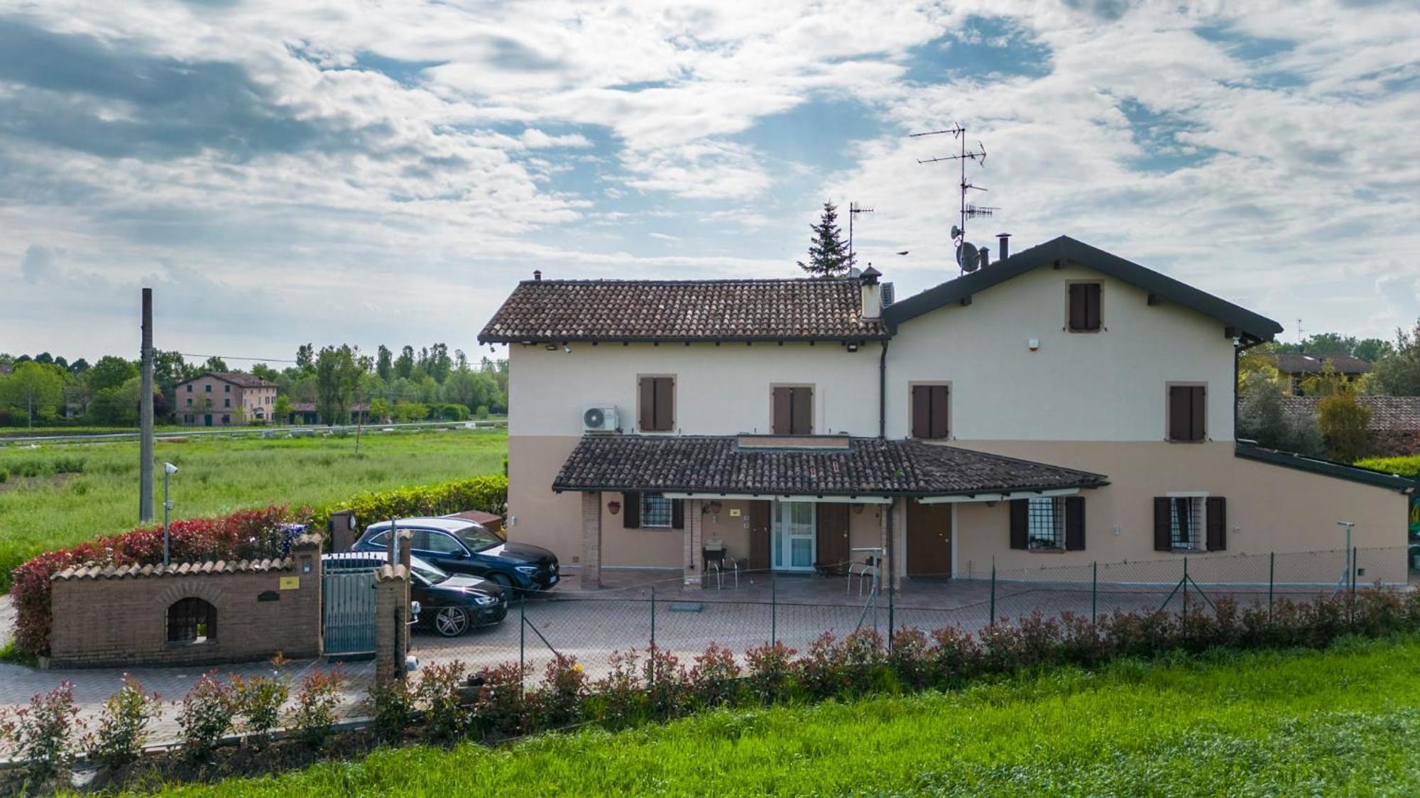 Due Maesta Home Reggio Emilia Eksteriør bilde